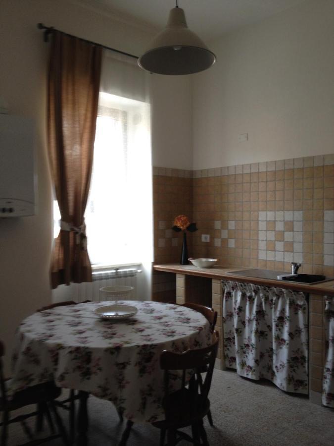 B&B La Rosa Gioia Dei Marsi Buitenkant foto