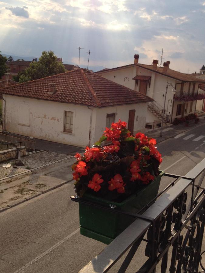 B&B La Rosa Gioia Dei Marsi Buitenkant foto