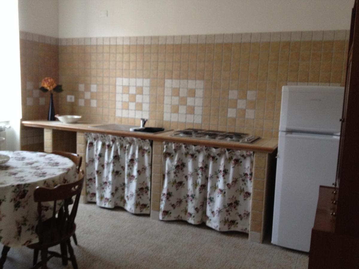 B&B La Rosa Gioia Dei Marsi Buitenkant foto